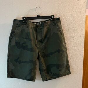 Men's Green Camouflage Cargo Shorts